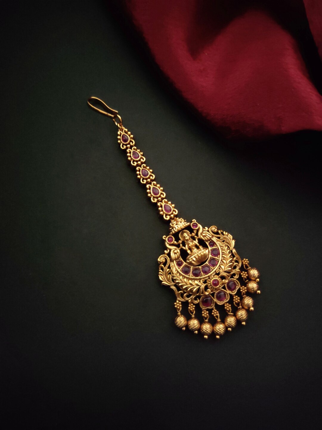 

Pihtara Jewels Gold-Plated Stone-Studded & Beaded Maang Tikka