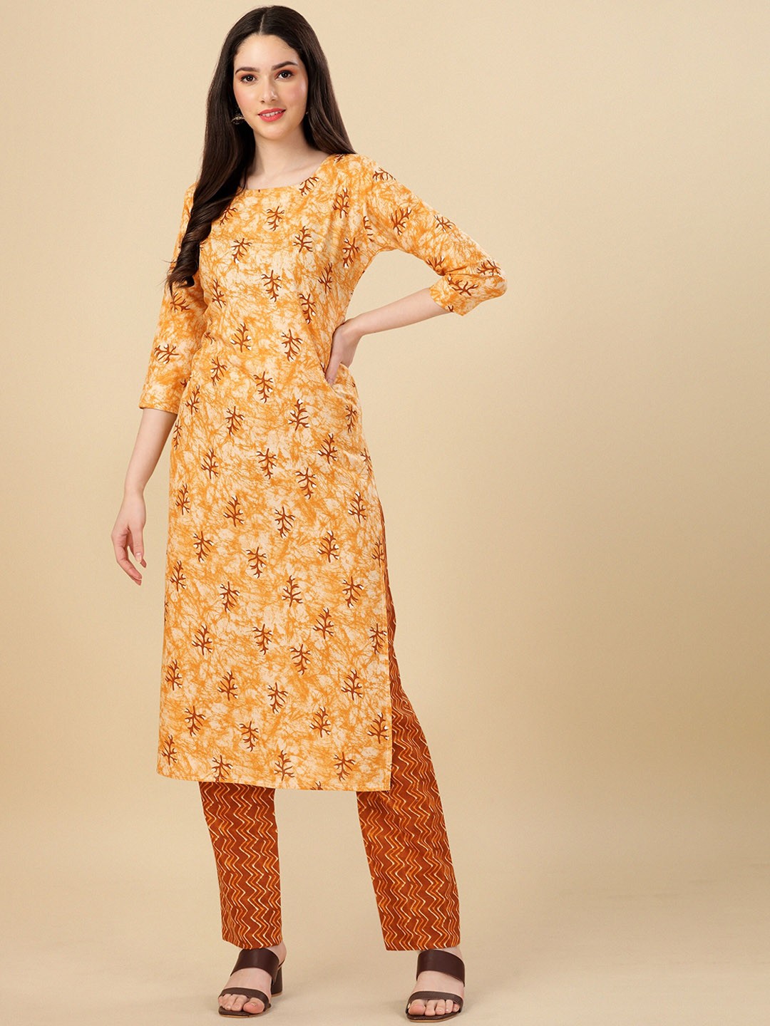 

Fashion Basket Floral Printed Regular Kurta With Trousers, Yellow