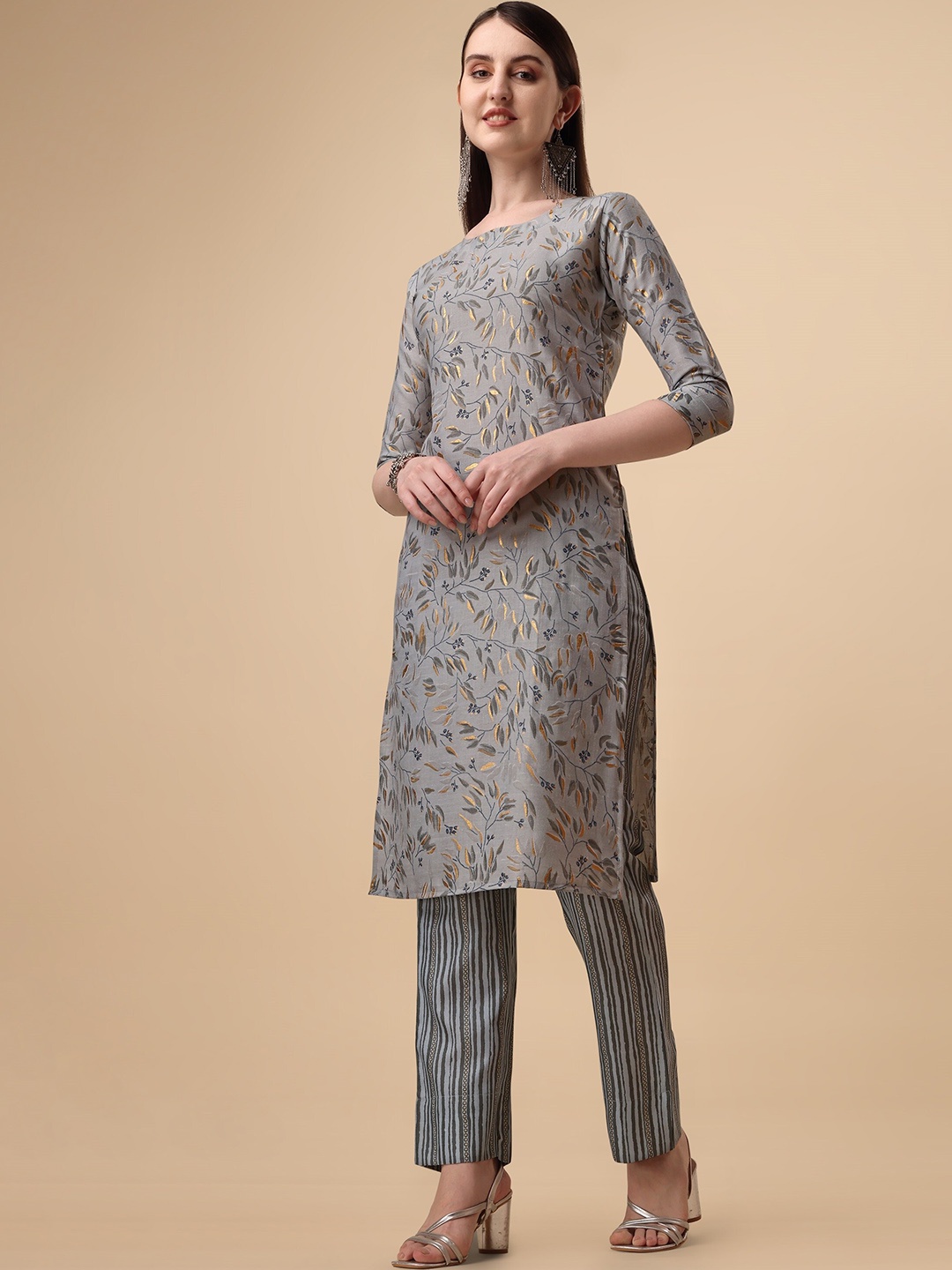 

Fashion Basket Ethnic Motifs Printed Regular Kurta with Trousers, Grey