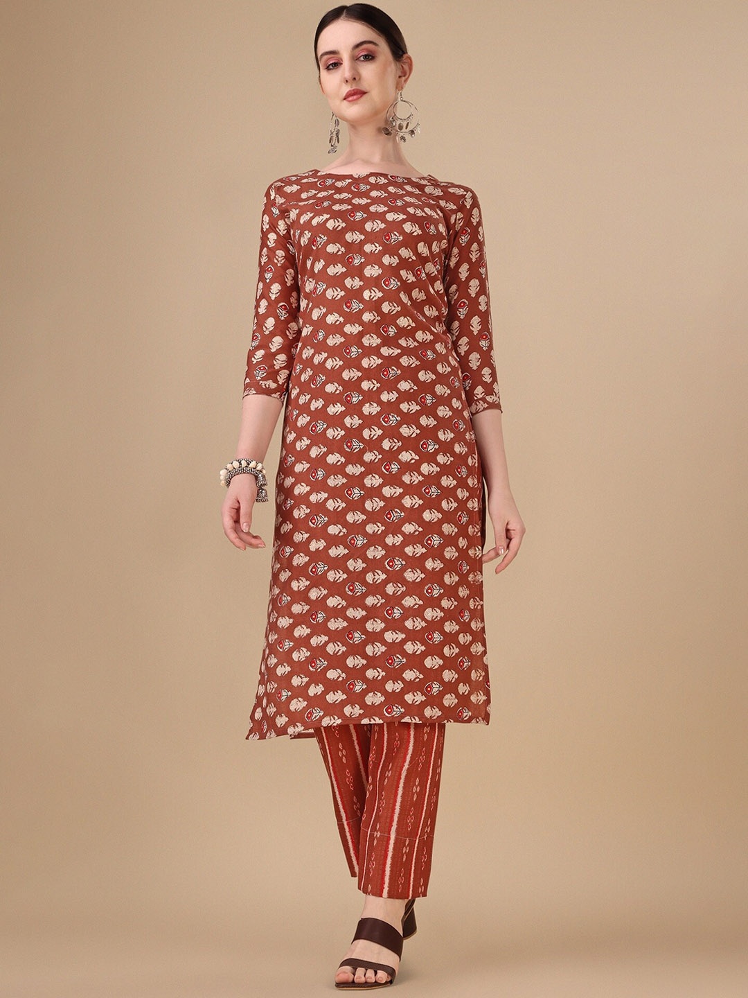 

Fashion Basket Ethnic Motifs Printed Regular Kurta with Trousers, Orange