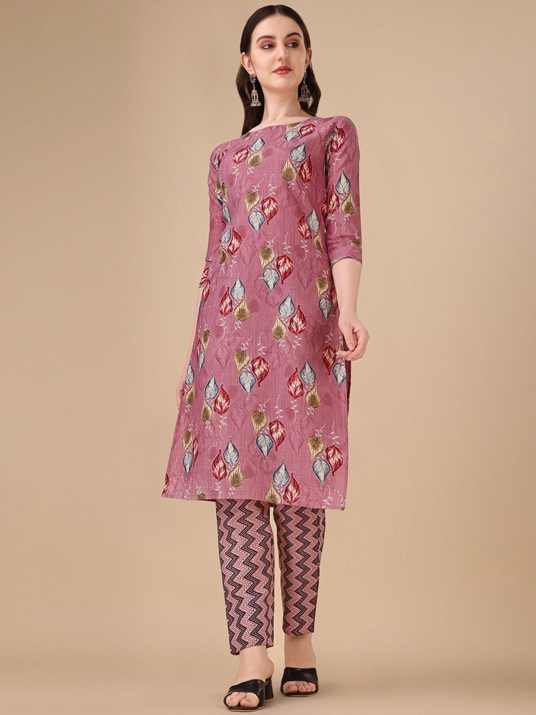 

Fashion Basket Ethnic Motifs Printed Regular Kurta with Trousers, Pink