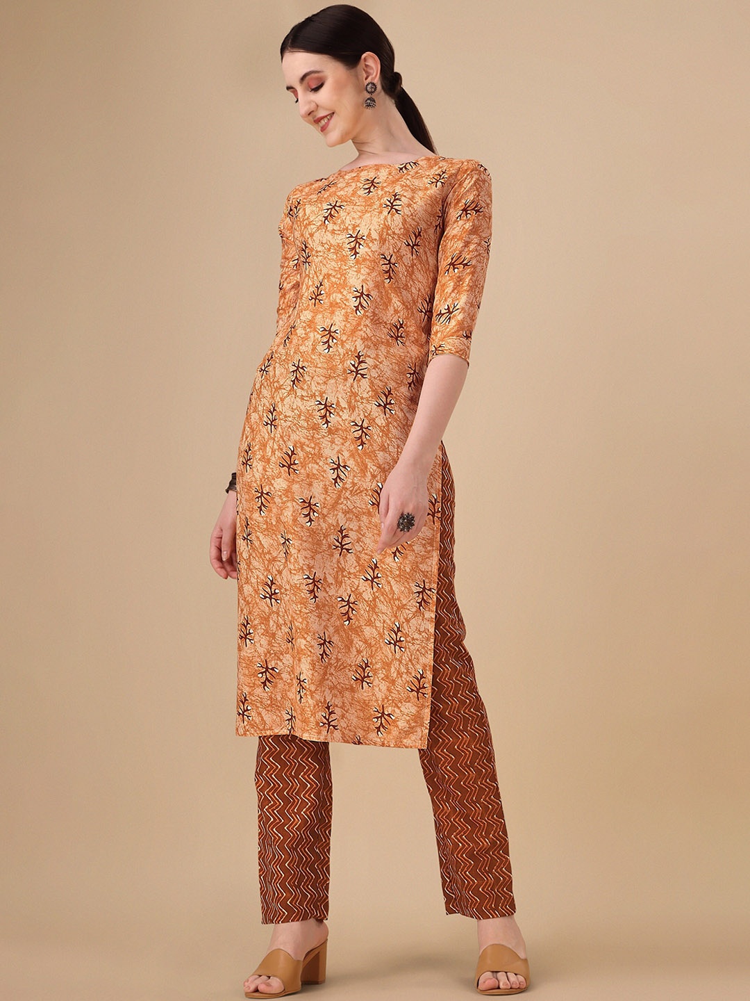 

Fashion Basket Ethnic Motifs Printed Regular Kurta with Trousers, Orange