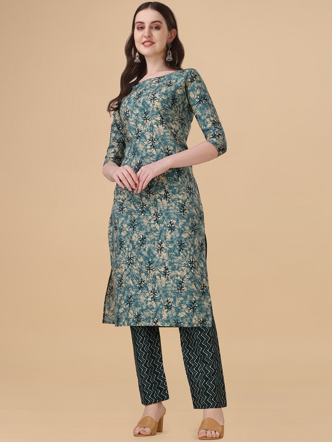 

Fashion Basket Ethnic Motifs Printed Regular Kurta with Trousers, Blue