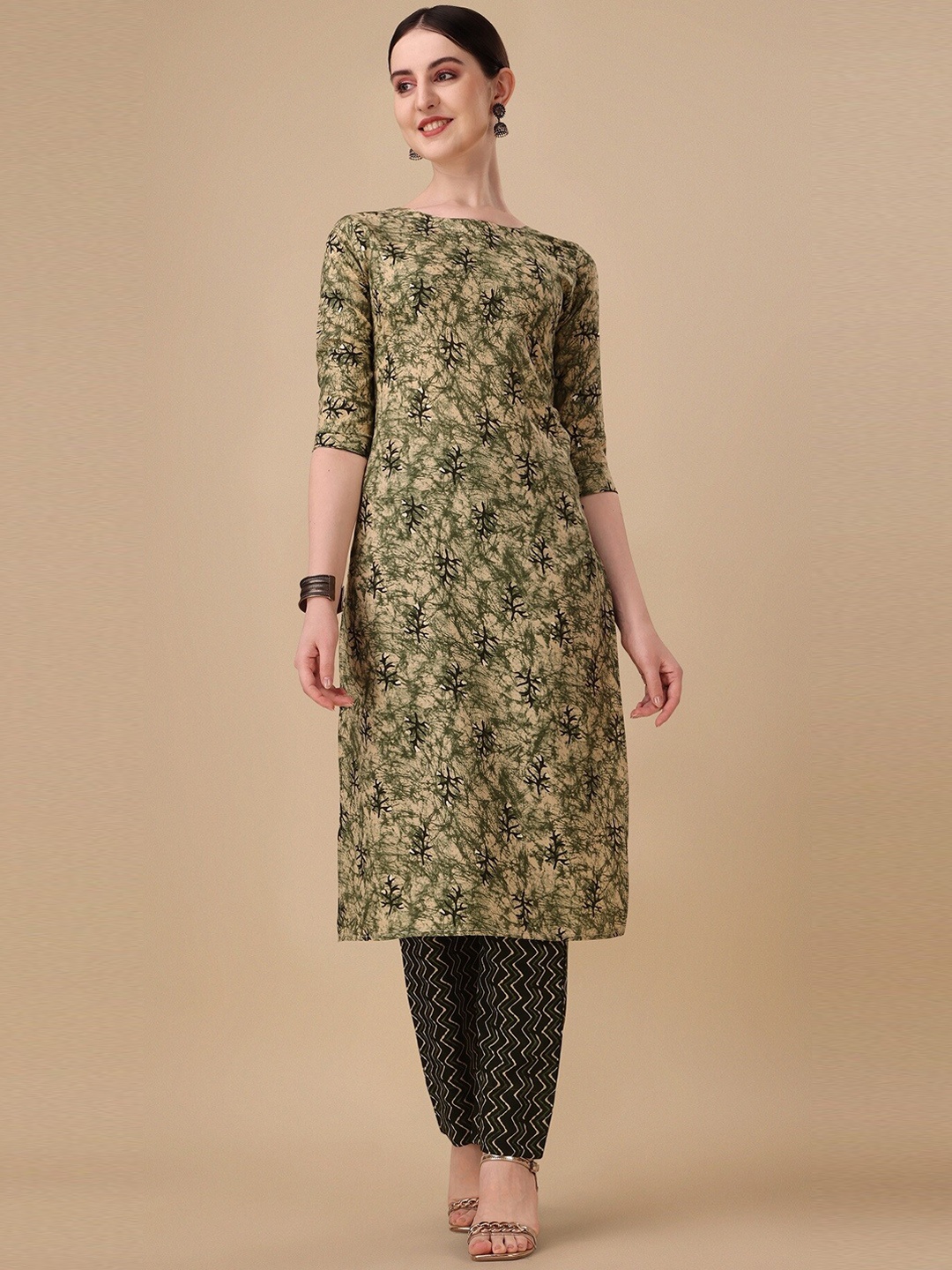 

Fashion Basket Ethnic Motifs Printed Regular Kurta with Trousers, Green