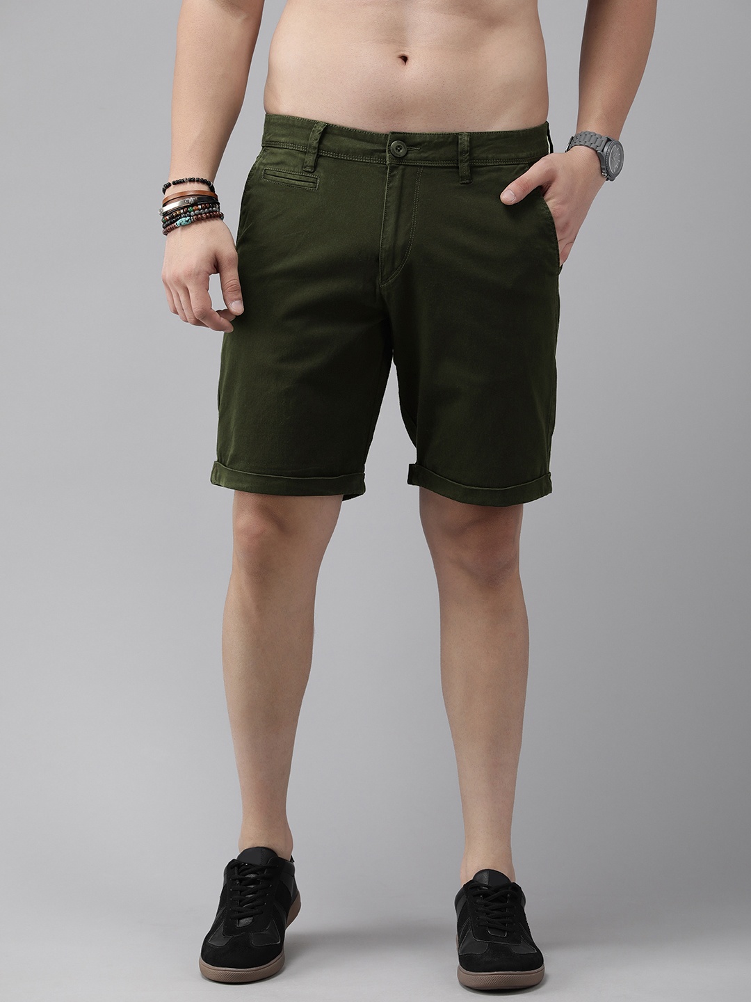 

Roadster Men Solid Regular Shorts, Olive