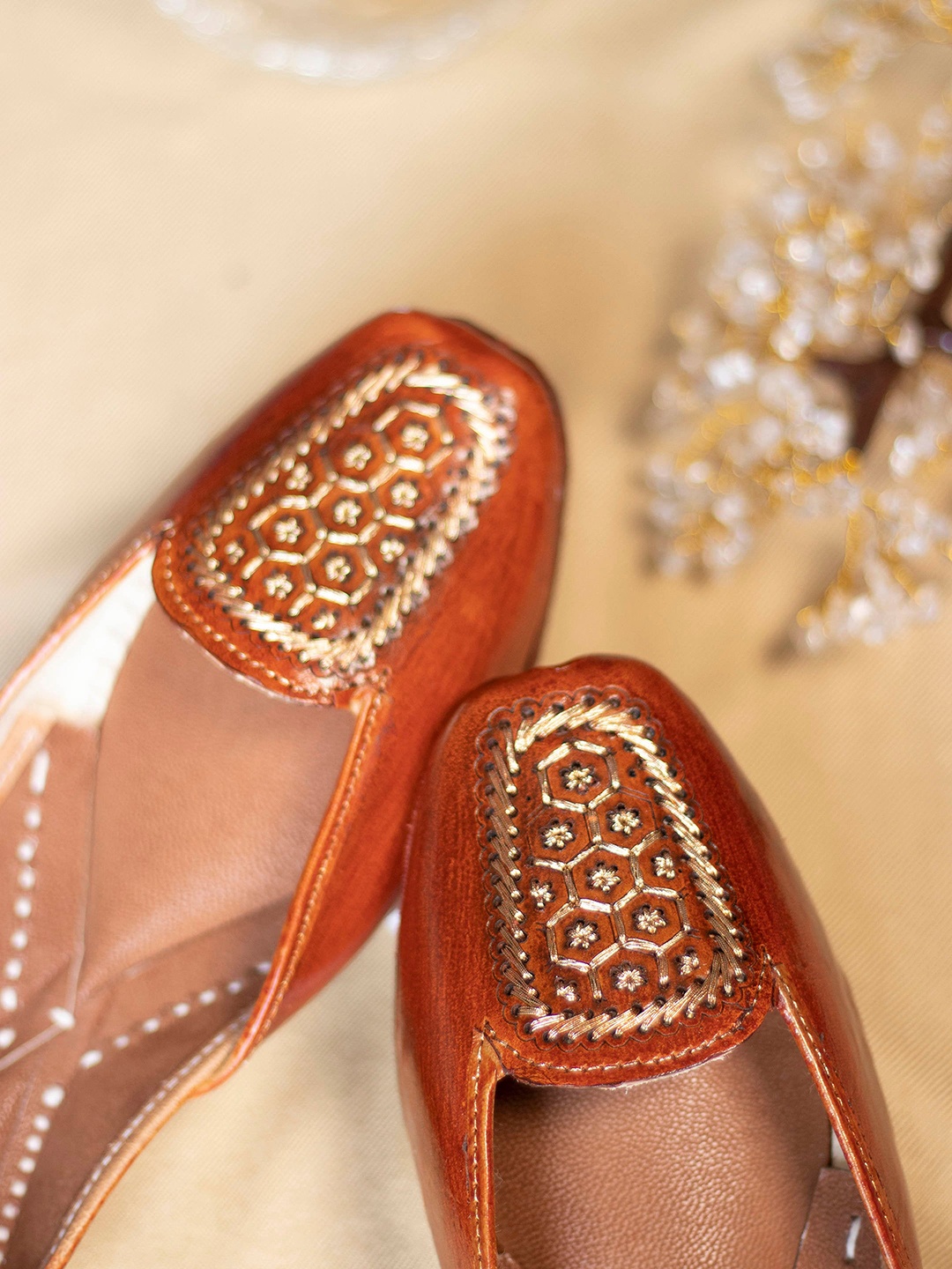 

GLAM STORY Women Embellished Ethnic Zari Work Leather Mojaris, Brown