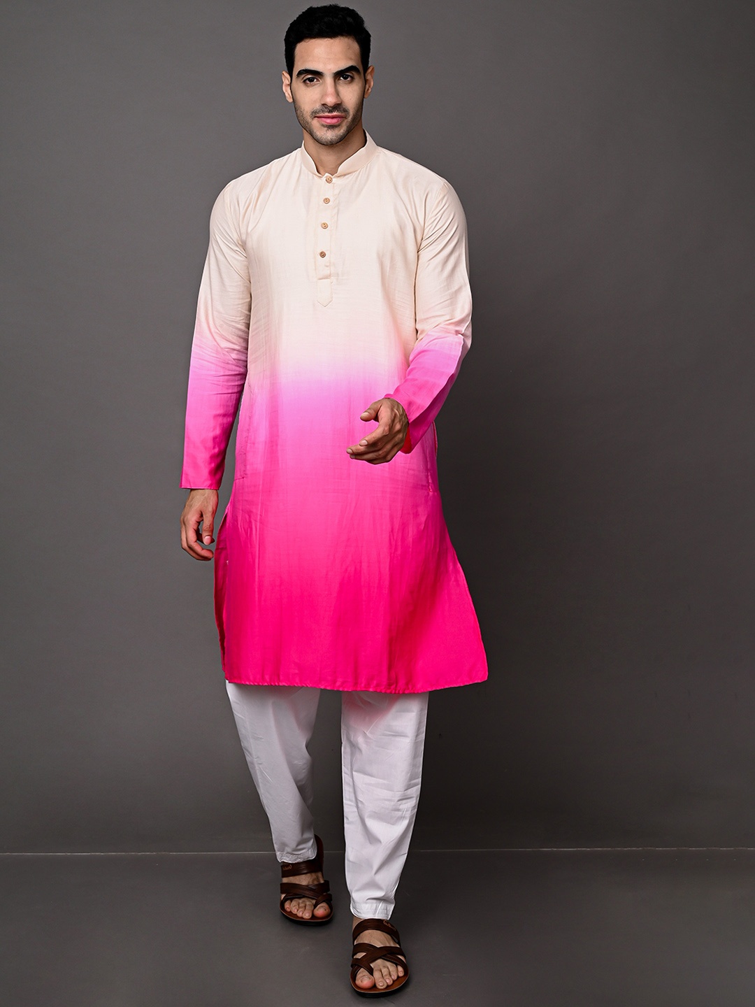 

VESHAM Ombre Dyed Regular Kurta With Pyjamas, Pink