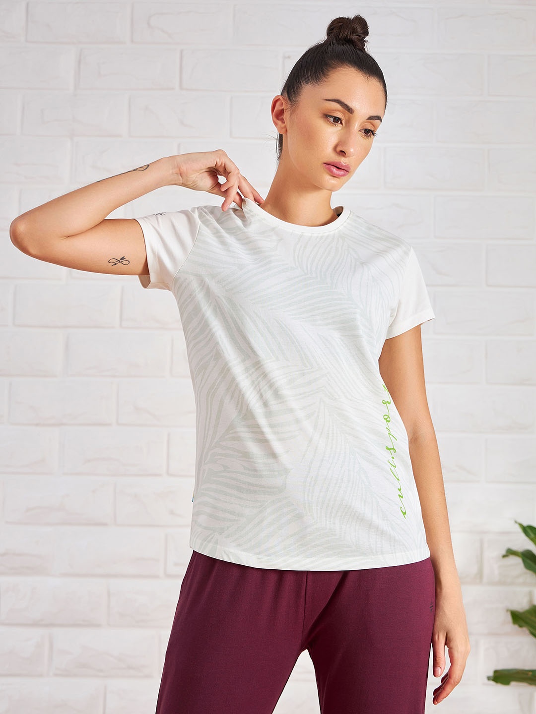 

CULT Tropical Printed Moisture Wicking Yoga T-Shirt, White