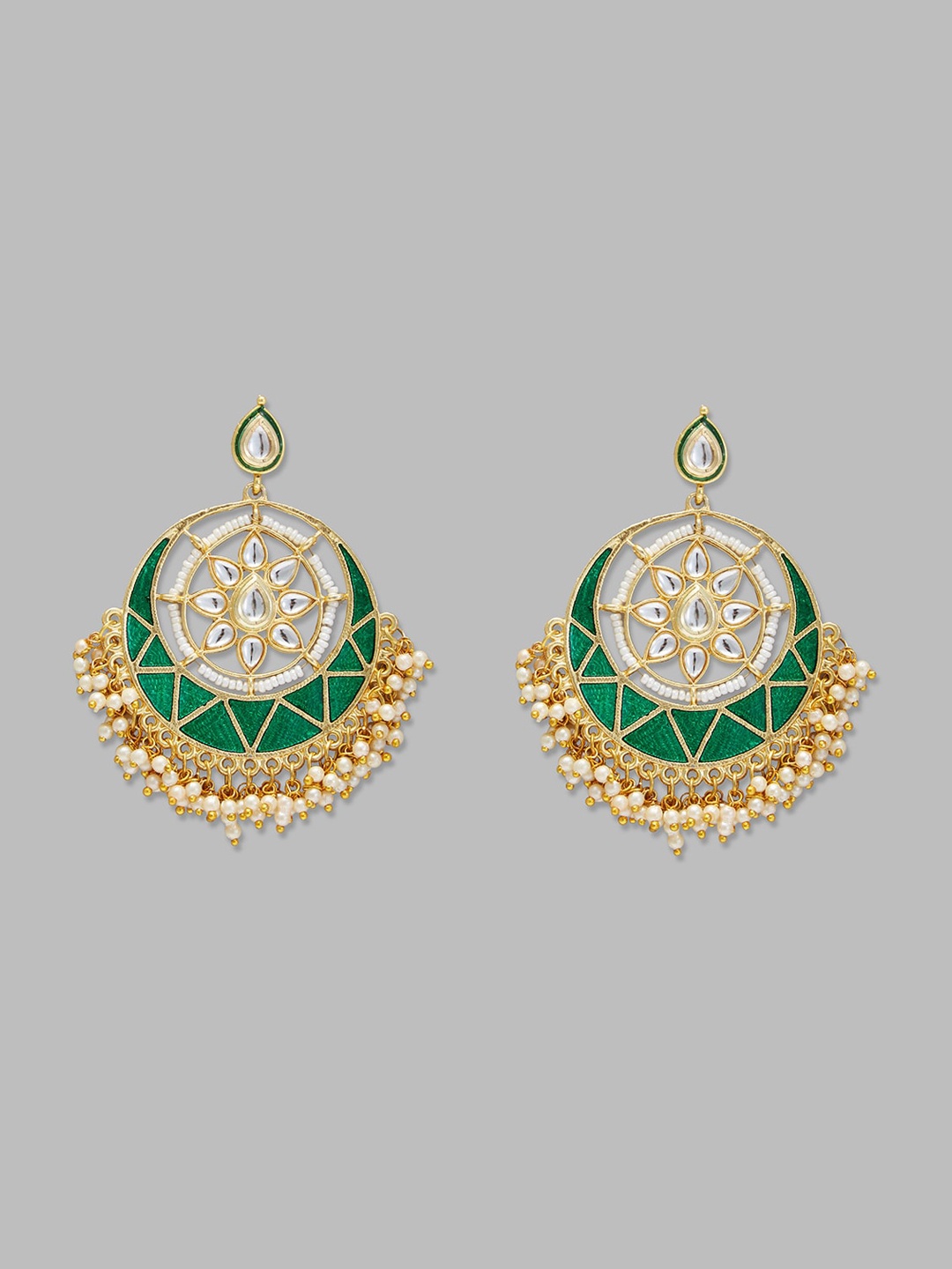 

Globus Gold-Plated Circular Kundan Chandbalis