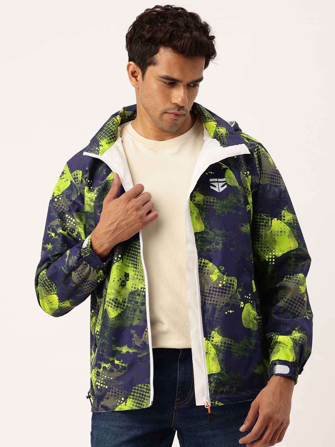 

Sports52 wear Printed Hooded Rain Jacket, Multi