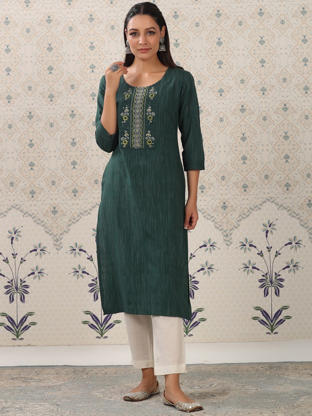 

Ode by House of Pataudi Green Woven Design Thread Work Cotton Kurta