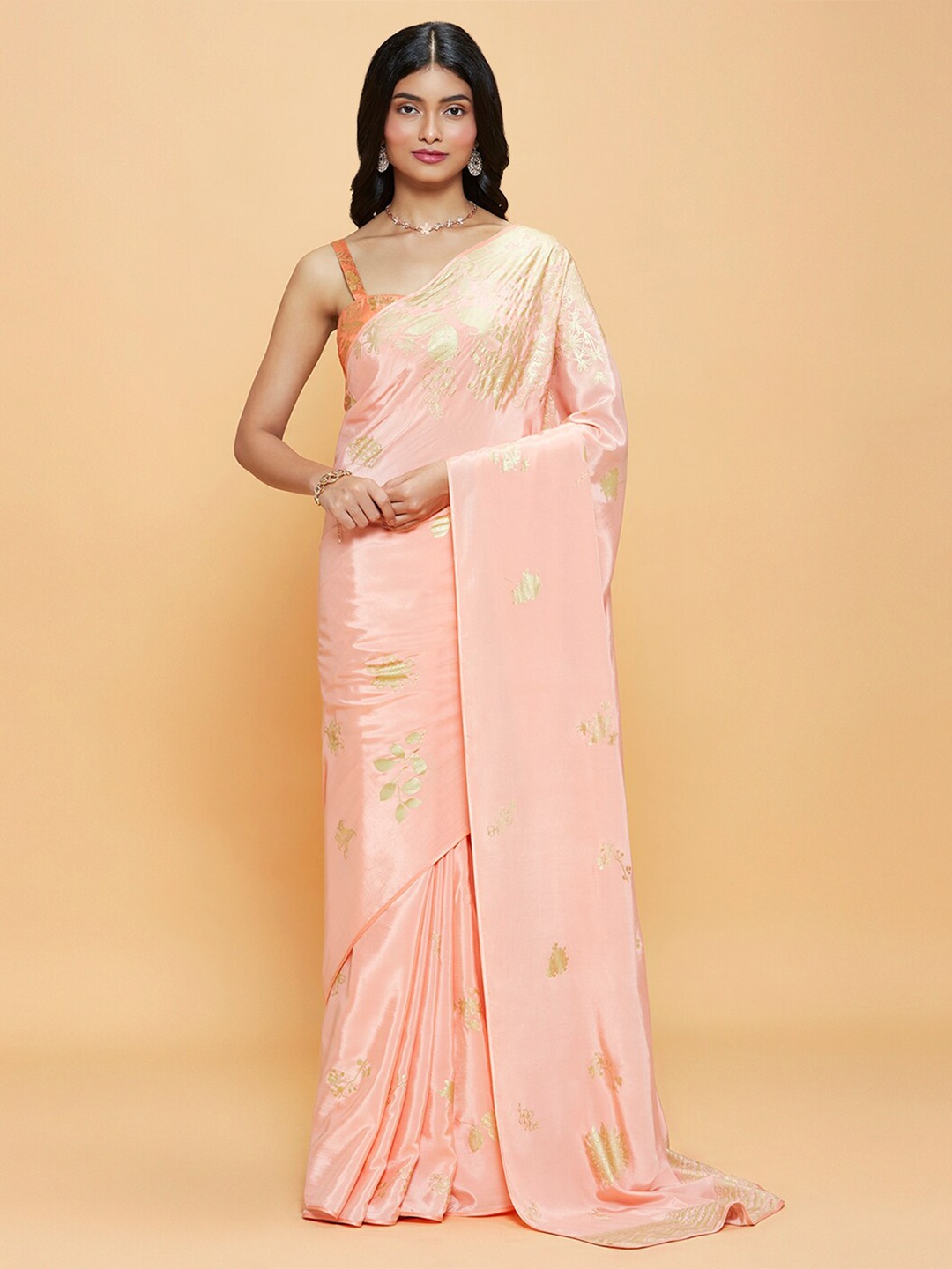 

navyasa by liva Floral Printed Liva Saree, Pink