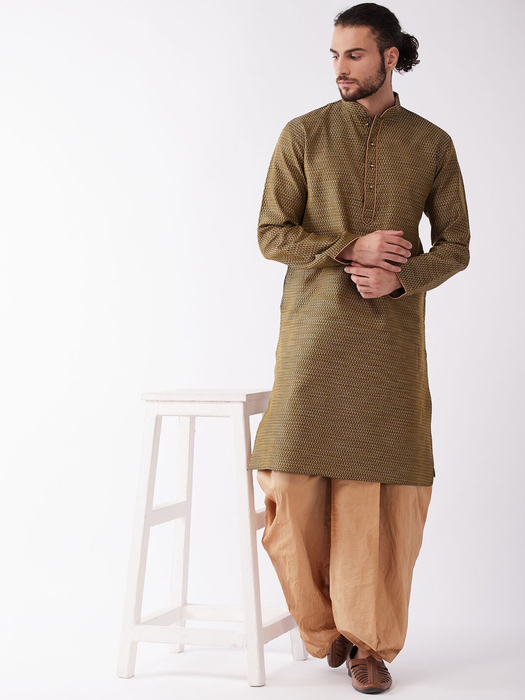 

VASTRAMAY Micro Ditsy Printed mandarin Collar Straight Kurta With Dhotipants, Mustard