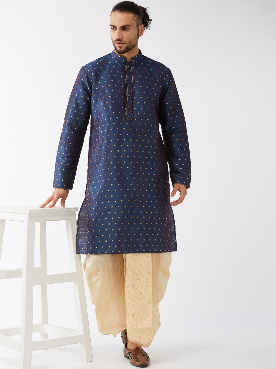 

VASTRAMAY Woven-Design Straight Kurta With Dhotipants, Navy blue