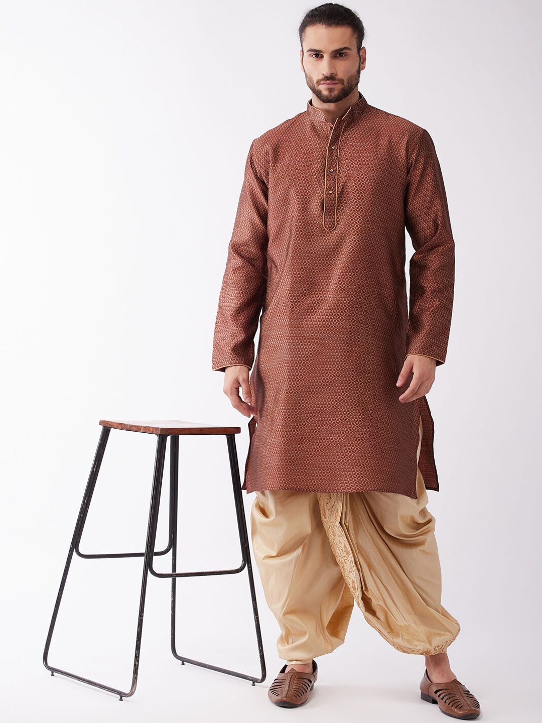

VASTRAMAY Woven Design Mandarin Collar Straight Kurta With Dhotipants, Maroon