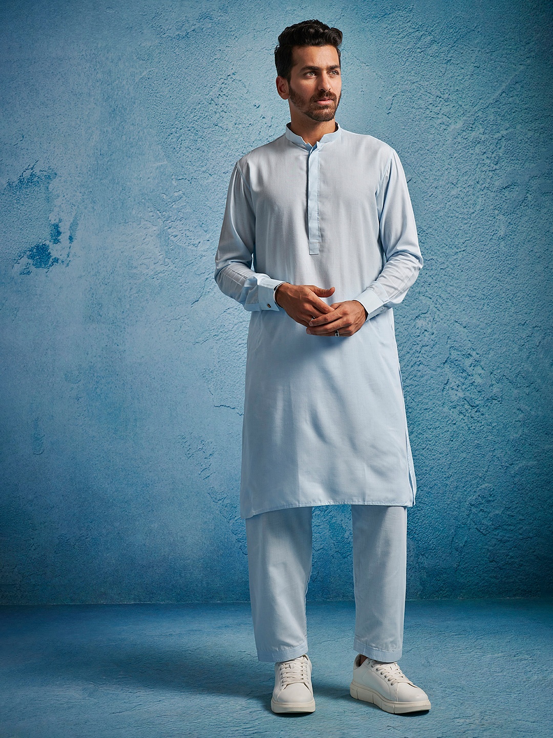 

VASTRAMAY Mandarin Collar Straight Kurta With Patiala, Blue