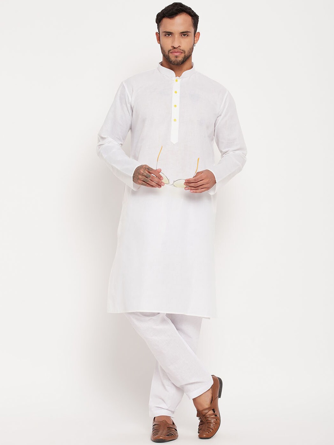 

VASTRAMAY Mandarin Collar Straight Kurta With Pyjamas, White