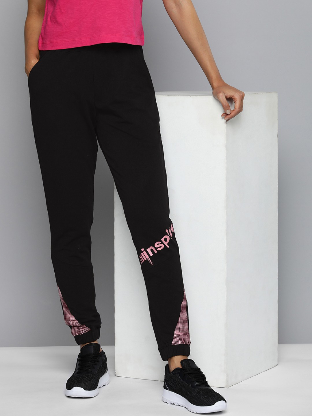 

HRX by Hrithik Roshan Women Printed Cotton Regular Fit Jogger, Black