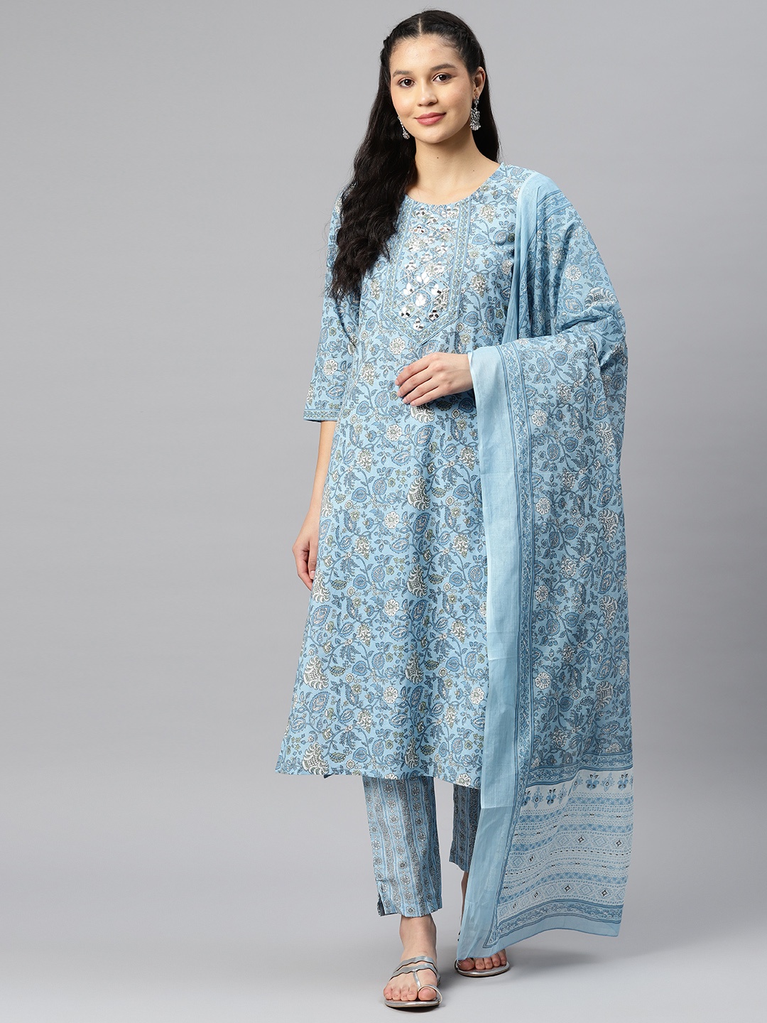 

Readiprint Fashions Women Floral Printed Regular Gotta Patti Cotton Kurta with Palazzos, Turquoise blue