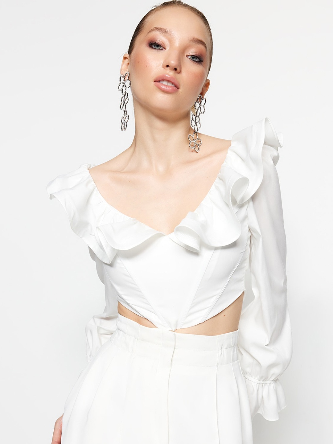 

Trendyol V-Neck Ruffled Fitted Crop Top, White