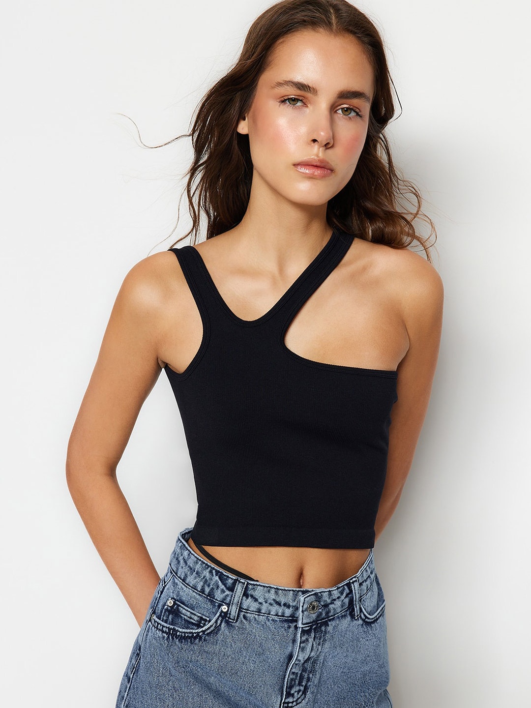 

Trendyol Shoulderstrap Crop Fitted Top, Black