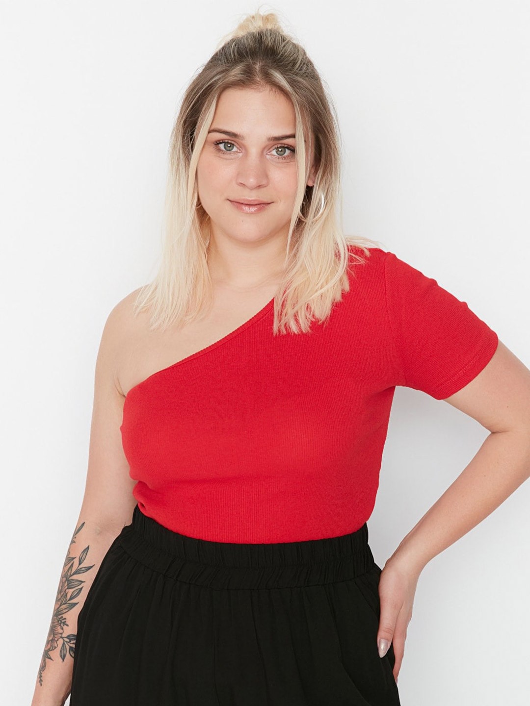

Trendyol Plus Size One Shoulder Fitted Top, Red