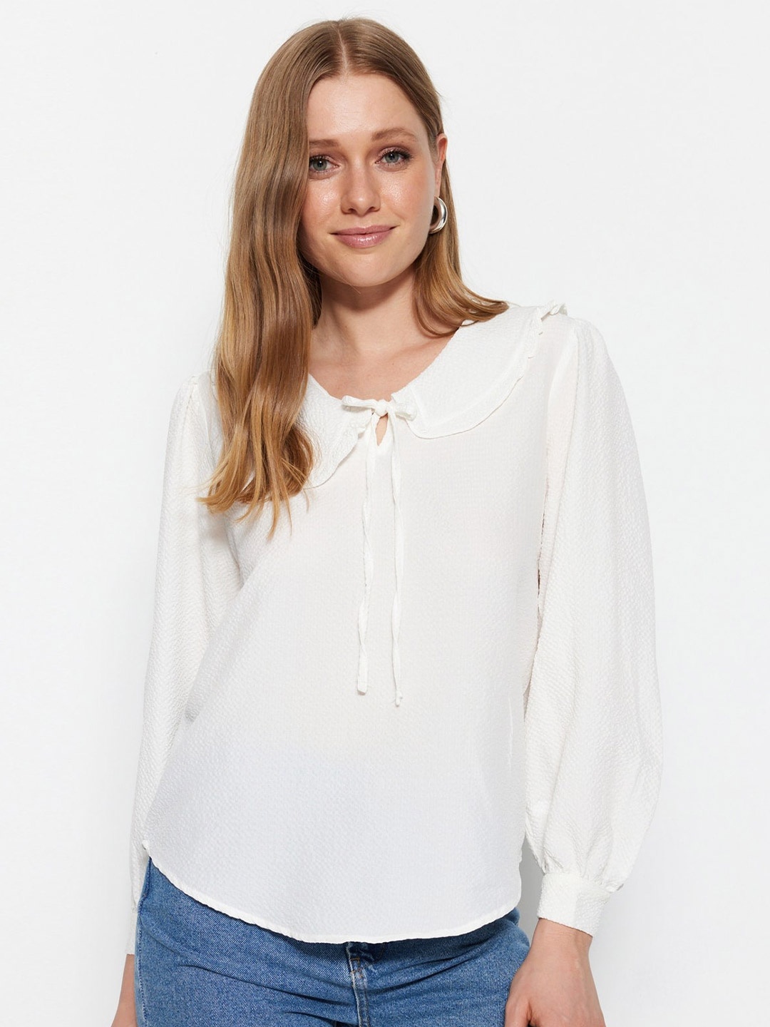 

Trendyol Tie-Up Neck Cuffed Sleeves Top, White