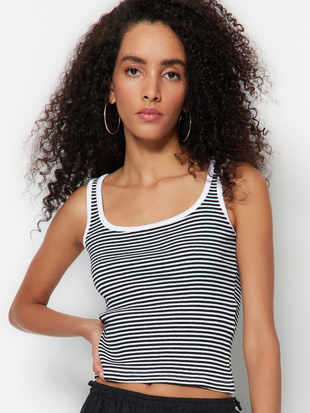 

Trendyol Scoop Neck Striped Tank Top, Black
