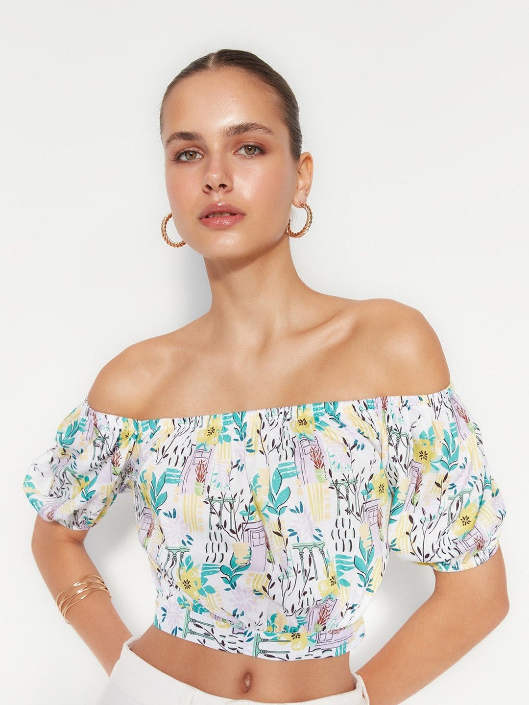 

Trendyol Floral Printed Off-Shoulder Bardot Crop Top, White