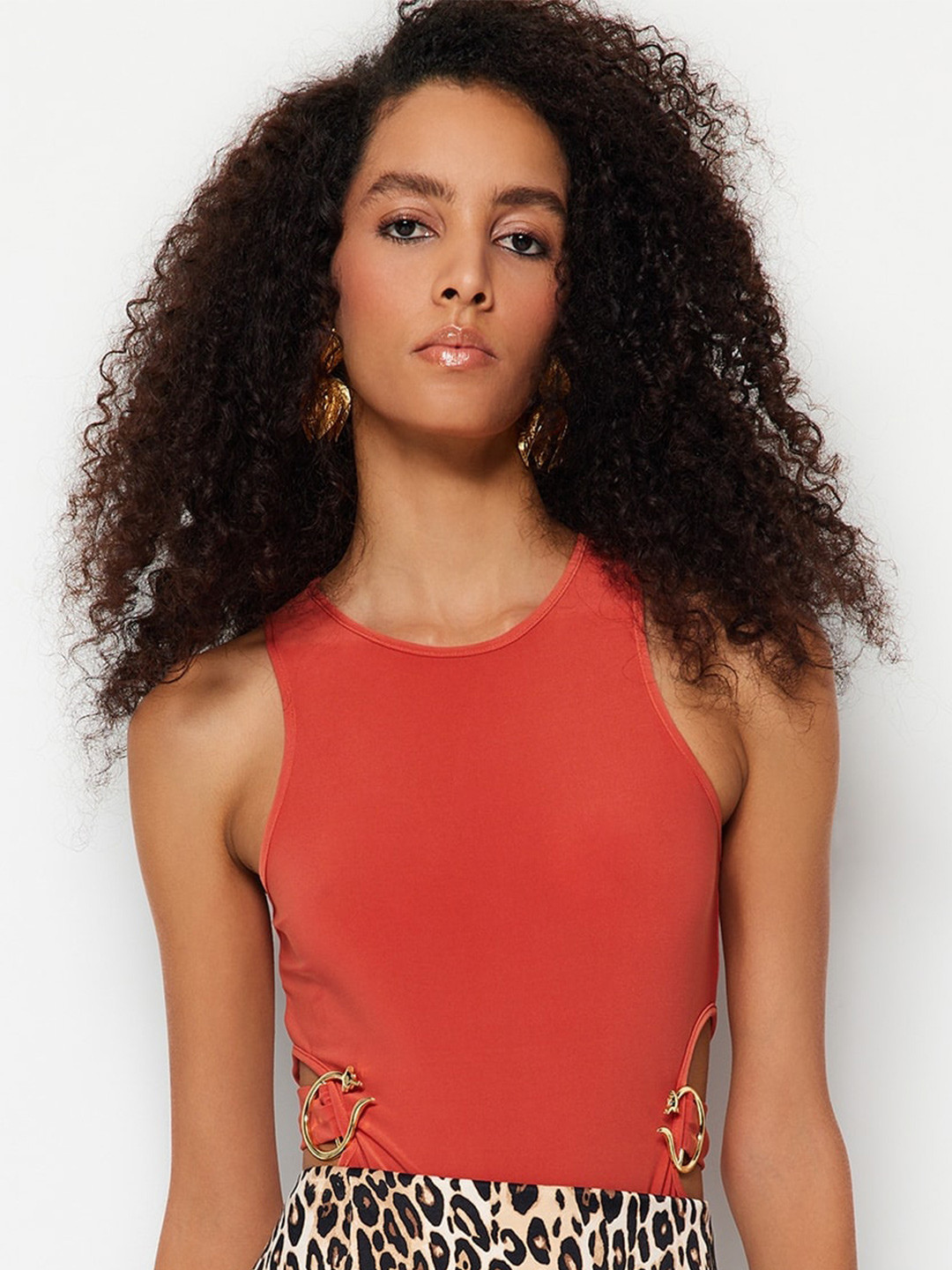 

Trendyol Cut-Out Fitted Tank Top, Rust