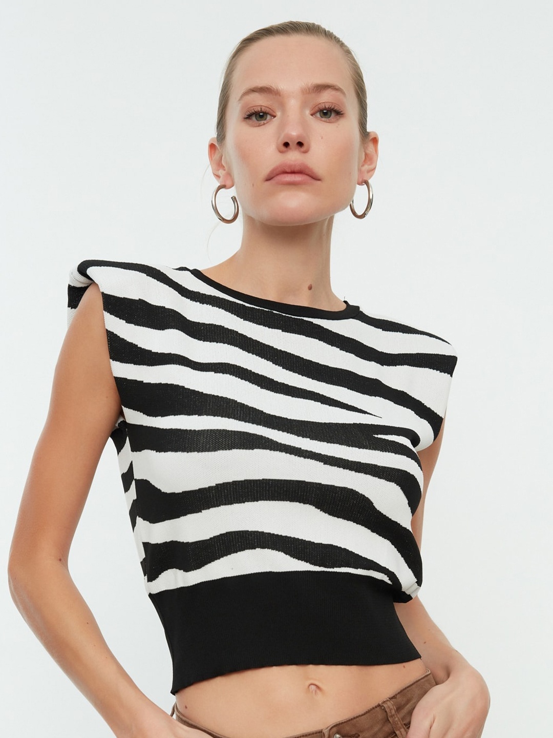 

Trendyol Animal Printed Crop Top, White