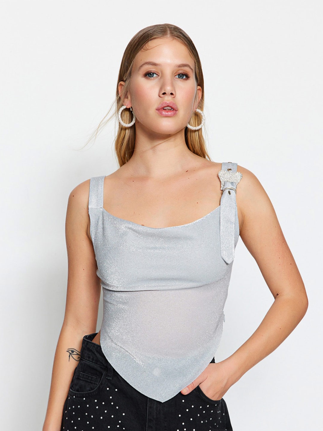 

Trendyol Shoulder Straps Fitted Top, Na