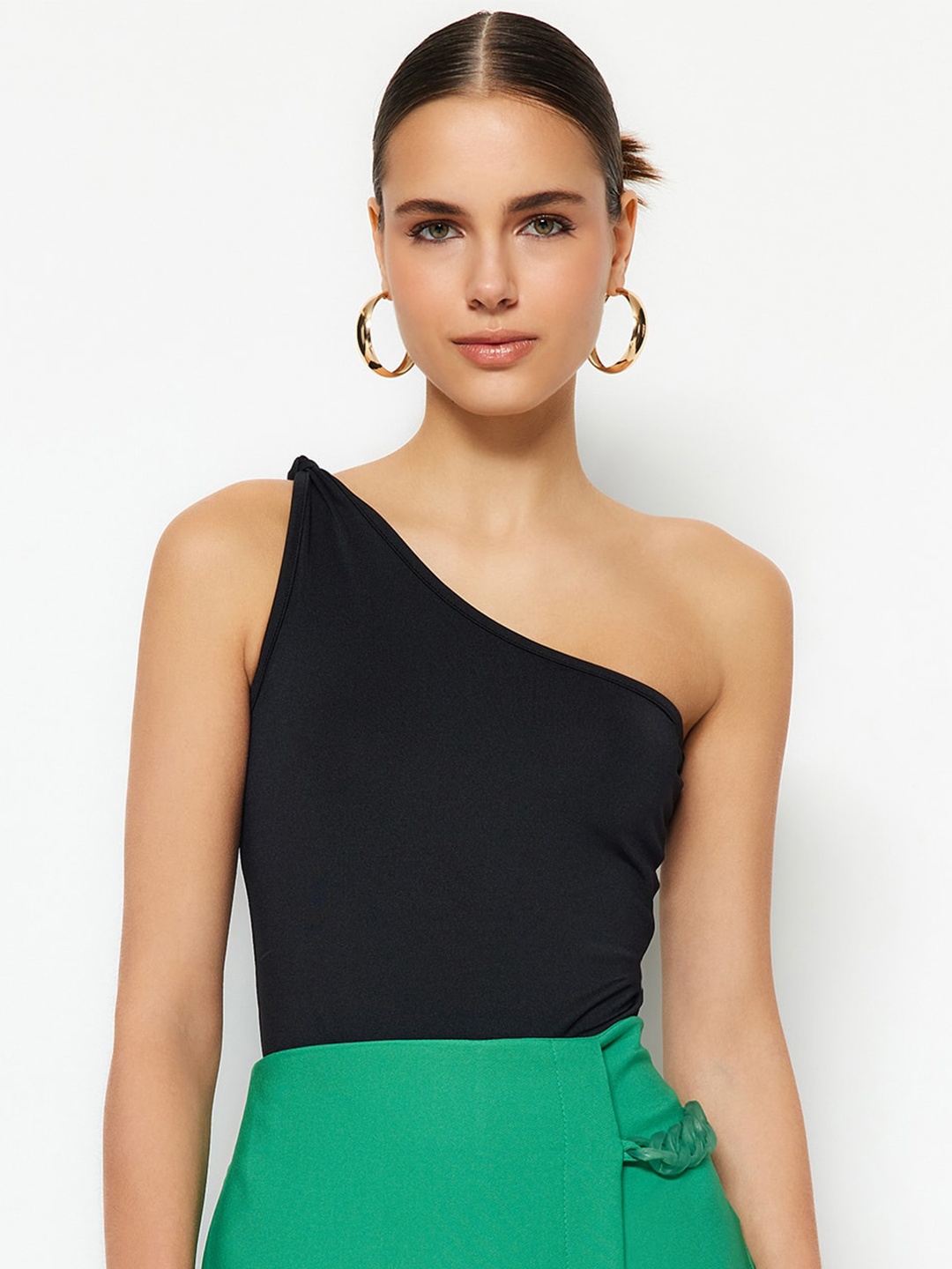 

Trendyol One Shoulder Fitted Top, Black