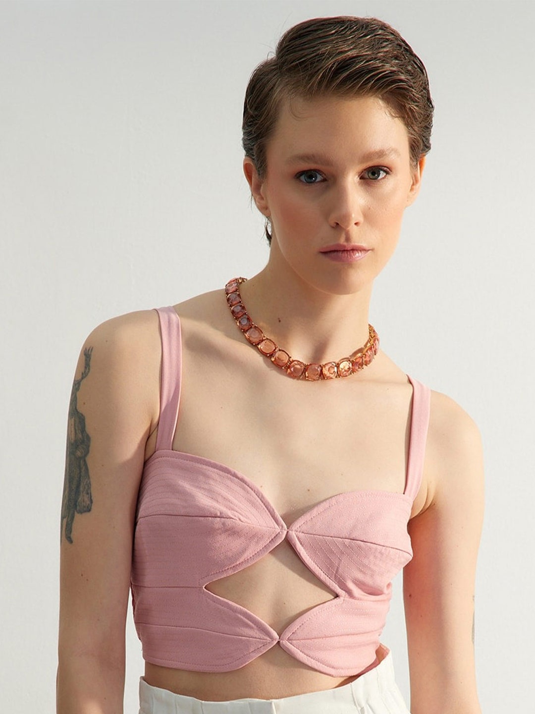 

Trendyol Shoulder Strap With Cut-Out Crop Top, Pink