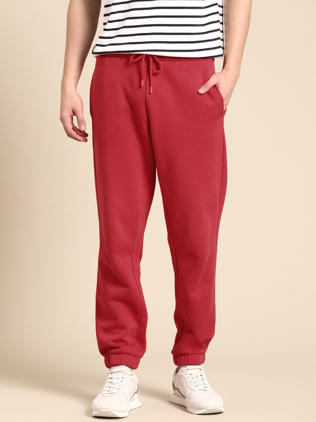 

United Colors of Benetton Men Regular Fit Joggers, Red