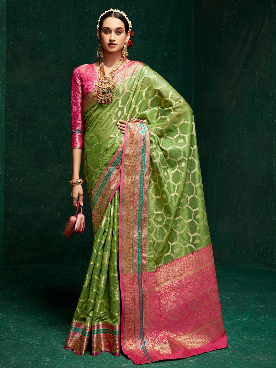 

all about you Green & Pink Ethnic Woven Design Saree