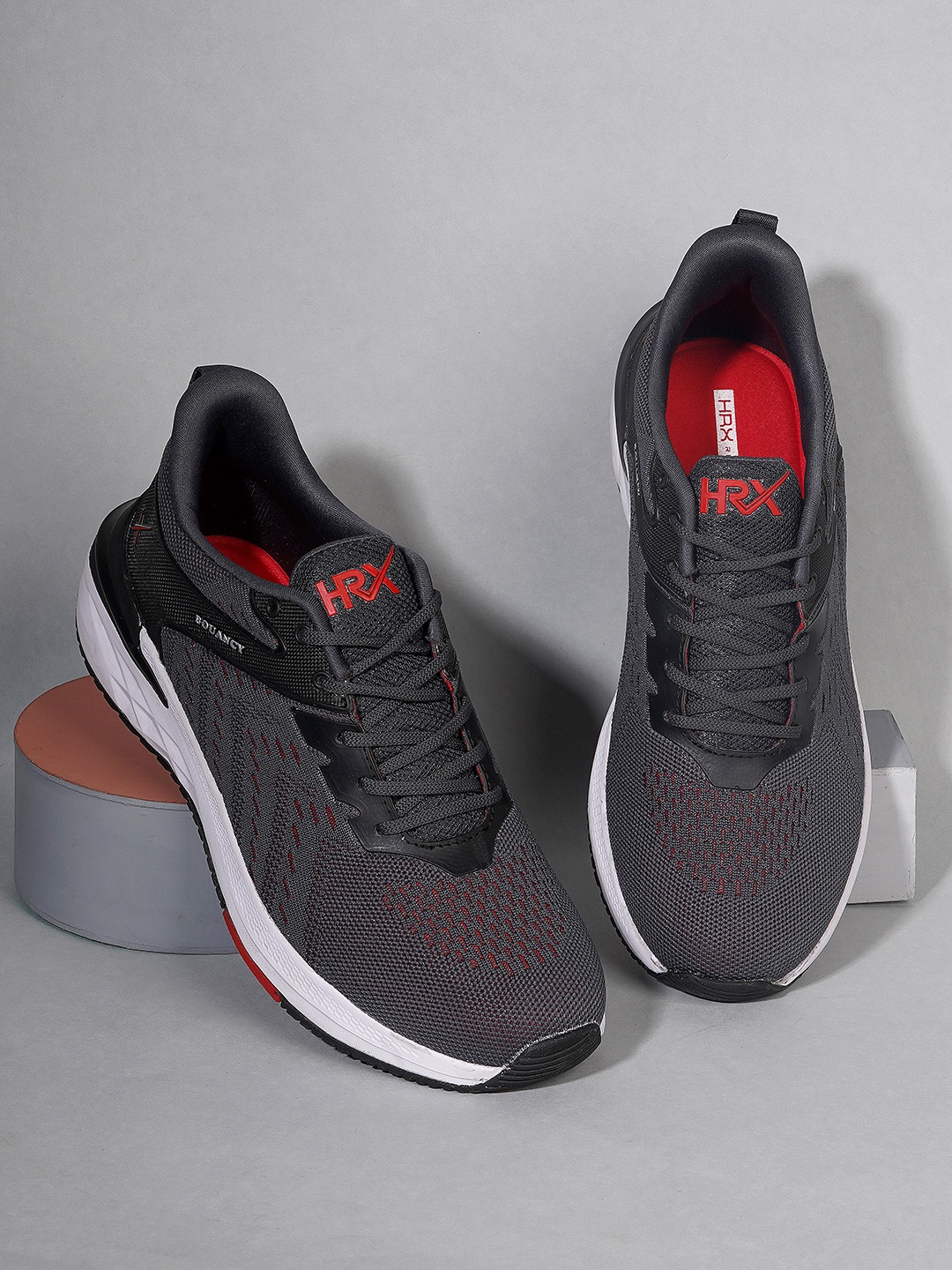 

HRX by Hrithik Roshan Men Grey & White Flyknit Textile Marking Running Shoes