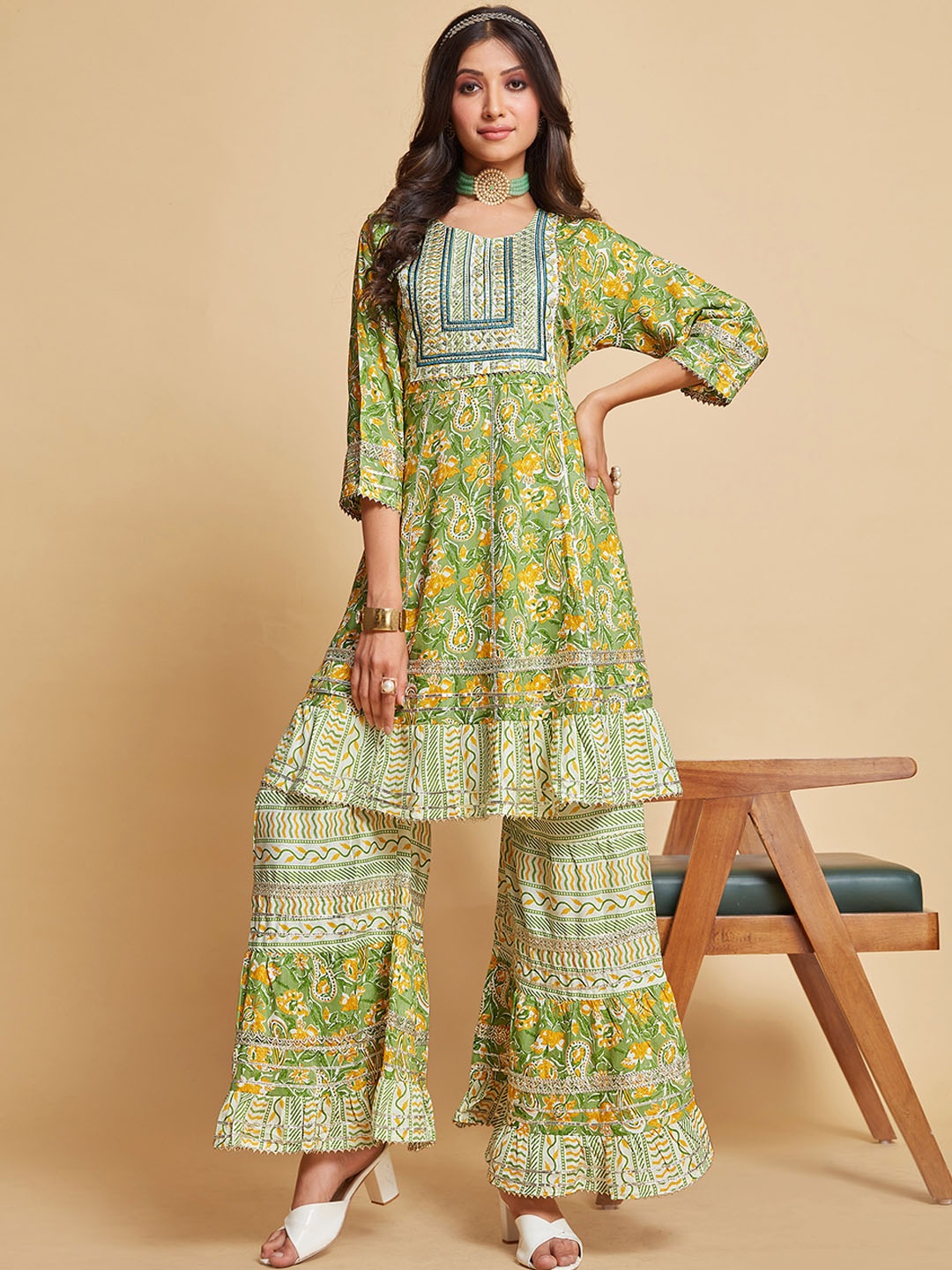 

Sangria Floral Printed Kurta With Sharara, Green