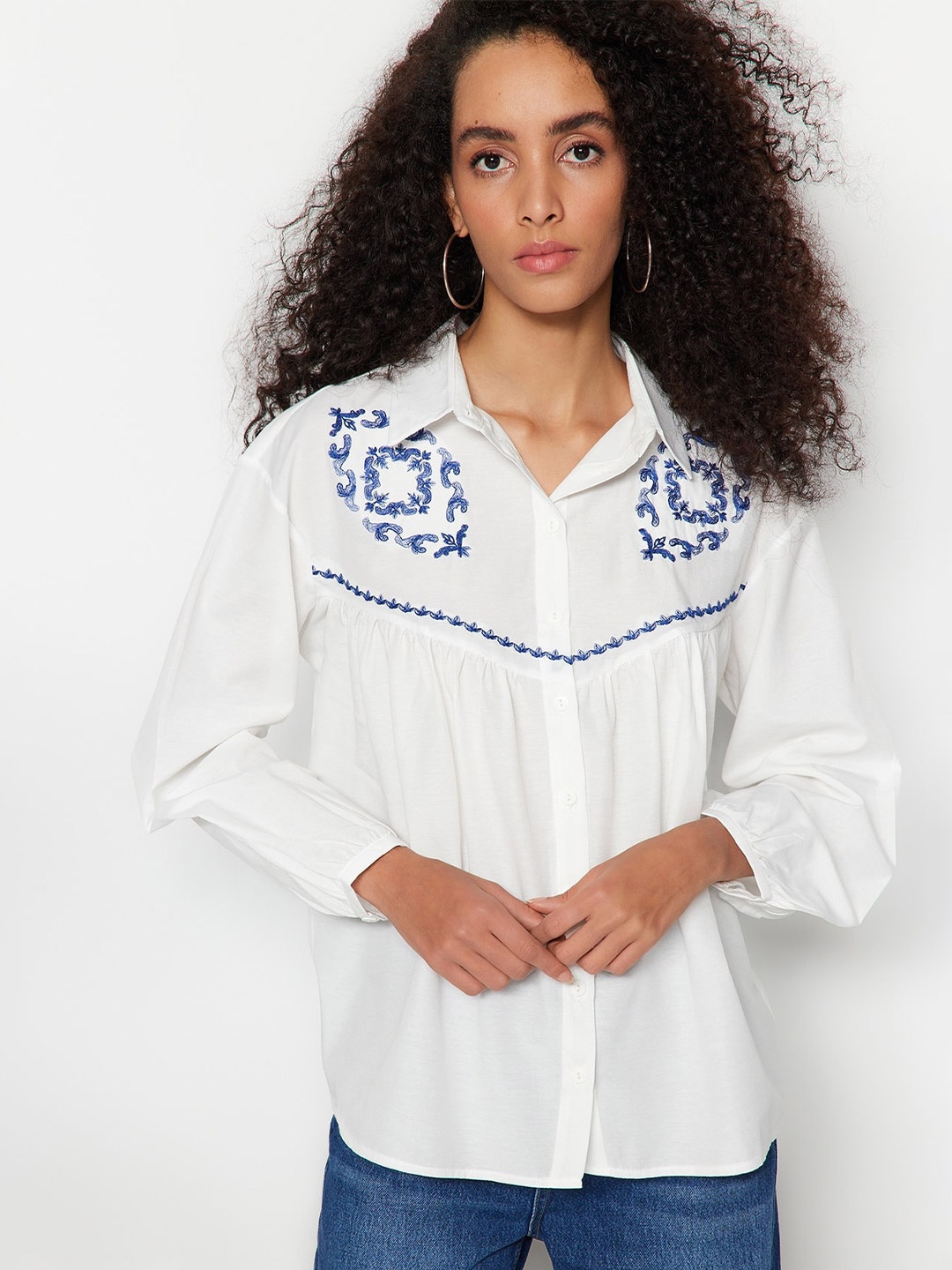 

Trendyol Embroidered Puff Sleeves Casual Shirt, White