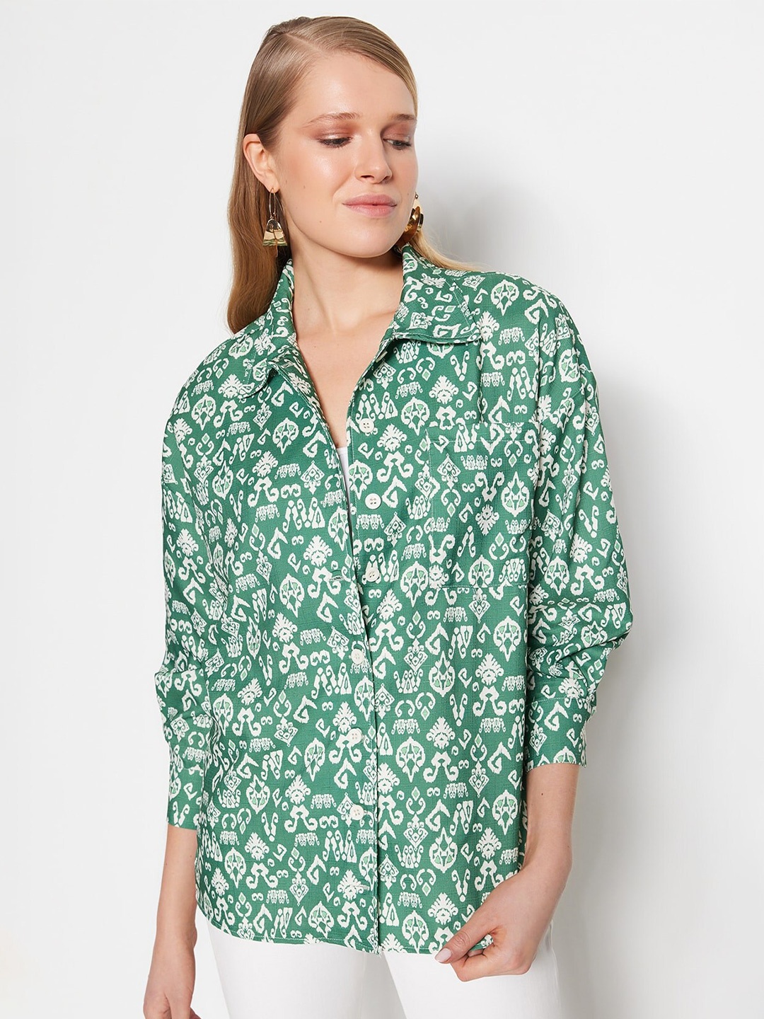 

Trendyol Ethnic Motifs Printed Drop Shoulder Sleeves Casual Shirt, Green