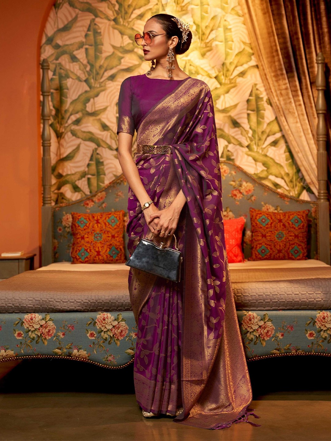 

Mitera Purple & Gold-Toned Floral Woven Design Zari Kanjeevaram Saree