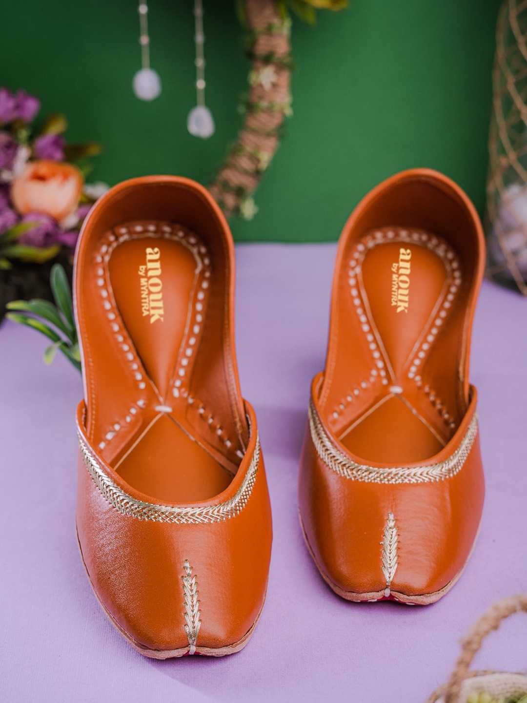 

Anouk Tan Brown Embroidered Ethnic Mojaris