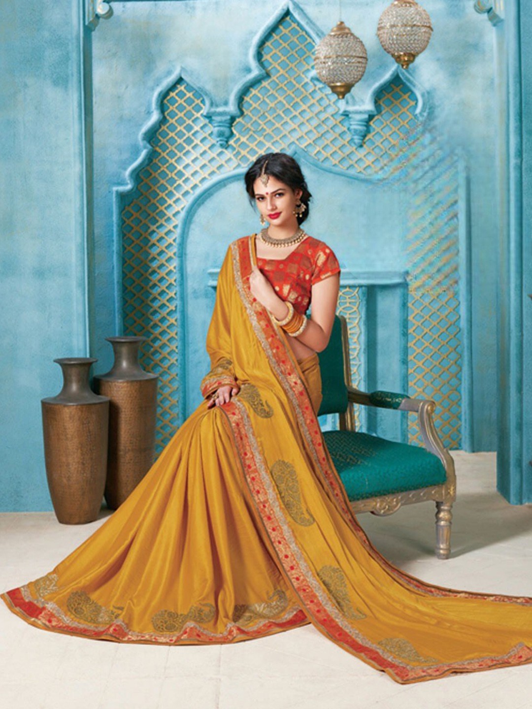 

Laxmipati Paisley Printed Zari Saree, Yellow