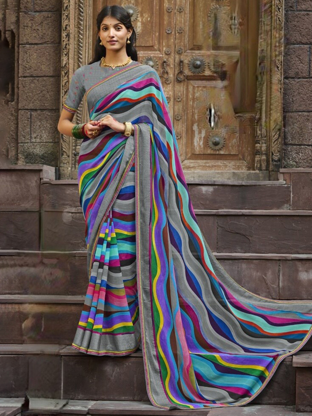 

Laxmipati Abstract Printed Saree, Grey