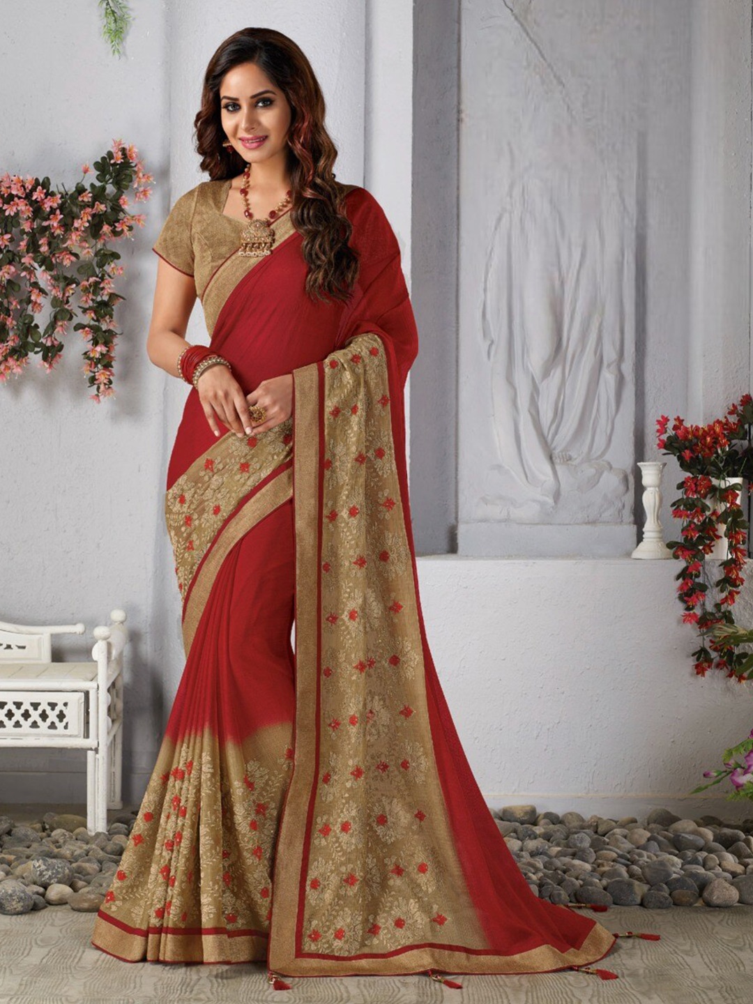 

Laxmipati Ethnic Motifs Printed Poly Chiffon Saree, Red