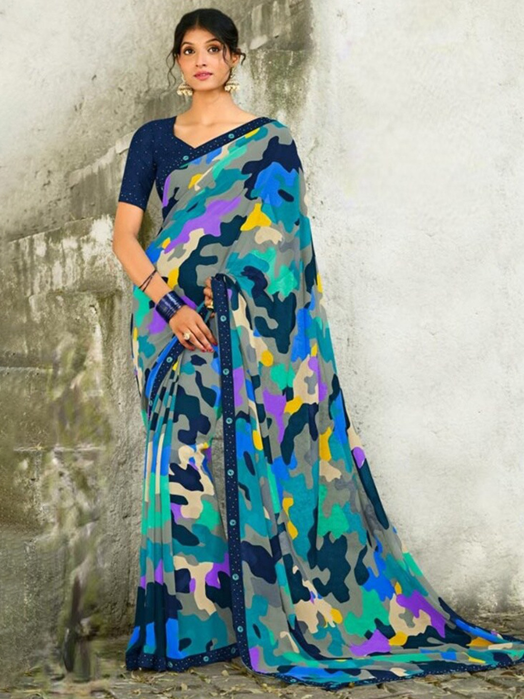 

Laxmipati Abstract Printed Saree, Blue