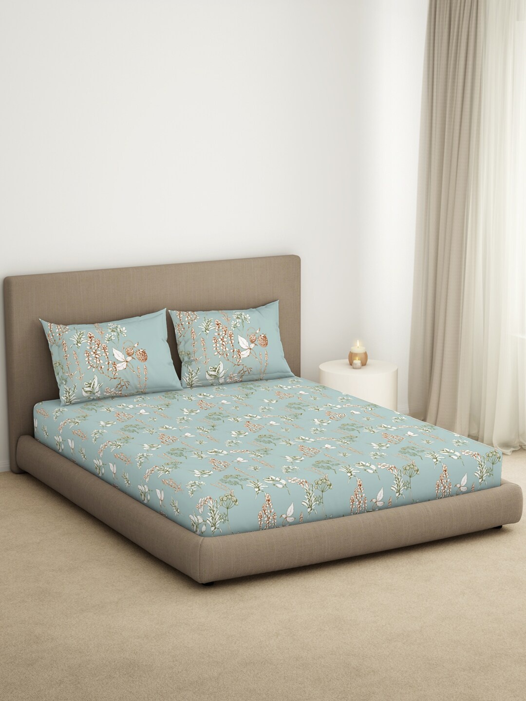 

SPACES Spring Ode Grey & White Floral 144 TC Pure Cotton King Bedsheet & 2 Pillow Covers