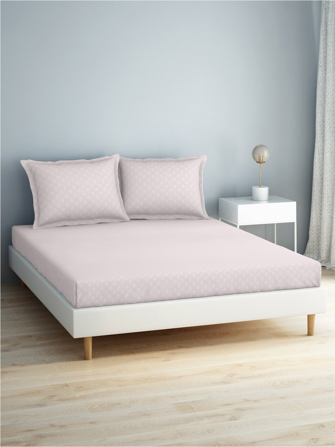 

SPACES Ditsy Print Violet Geometric 140 TC Pure Cotton King Bedsheet & 2 Pillow Covers