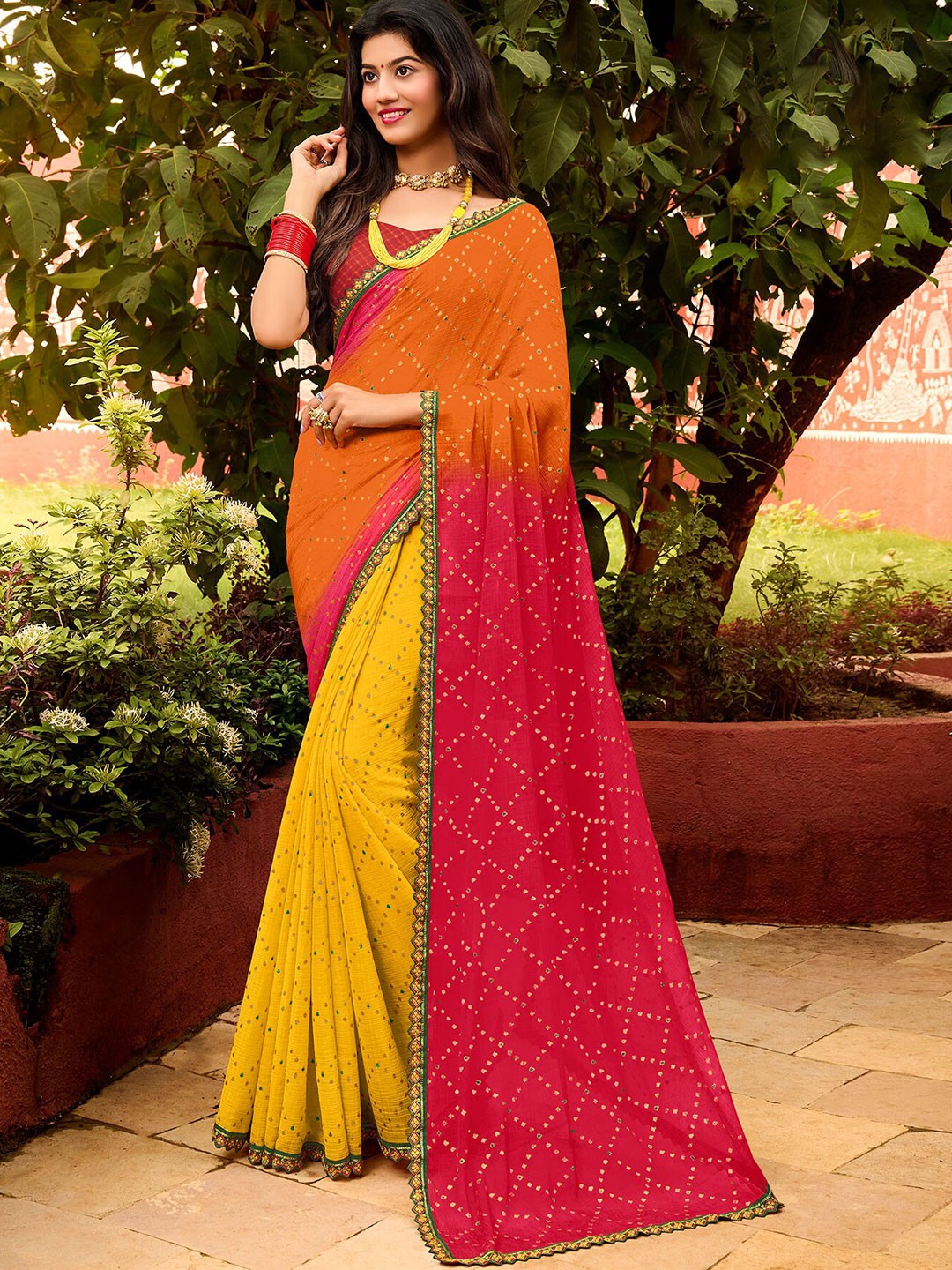 

Laxmipati Bandhani Embroidered Saree, Red