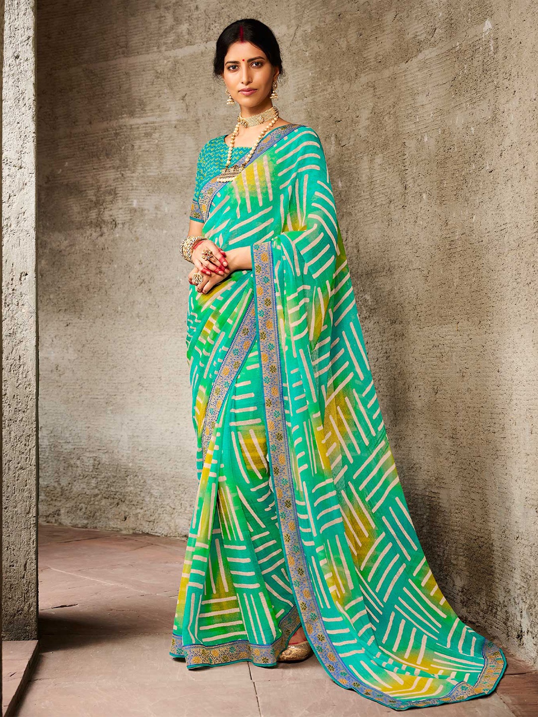 

Laxmipati Geometric Printed Embellished Saree, Green